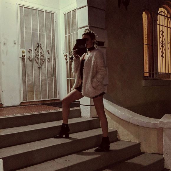 Meet your Posher, Steph - Picture 1 of 1